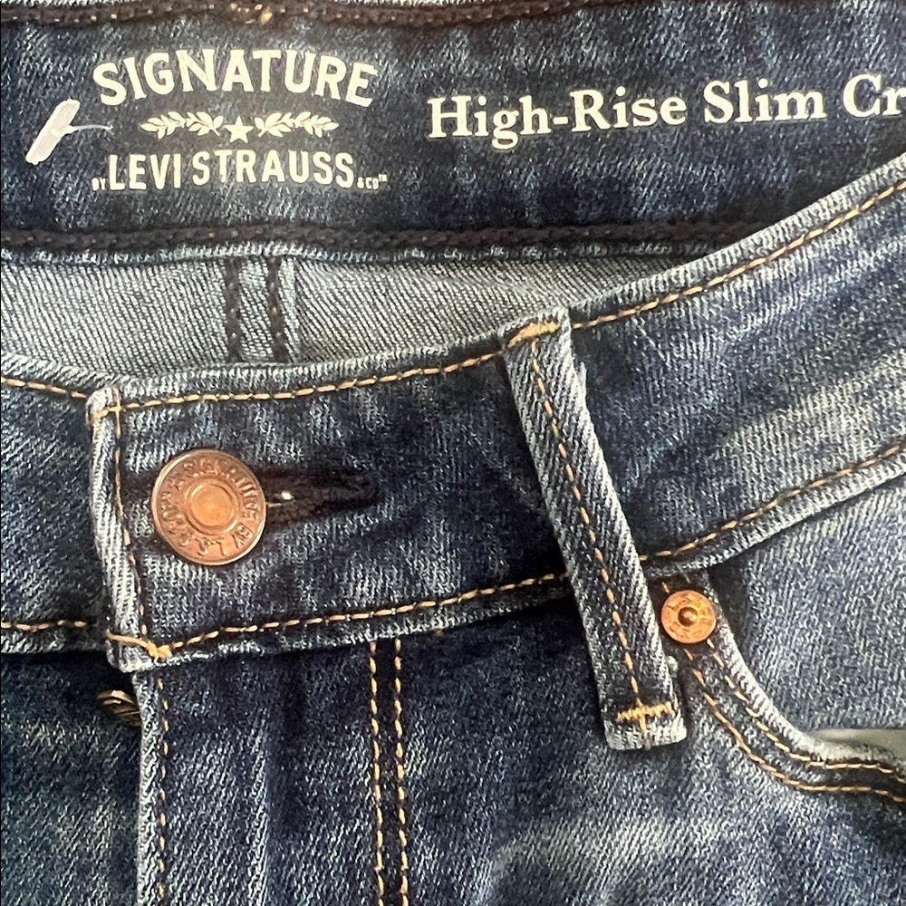 LEVIS -High Rise Blue Jeans ๐ - Picture 3 of 7